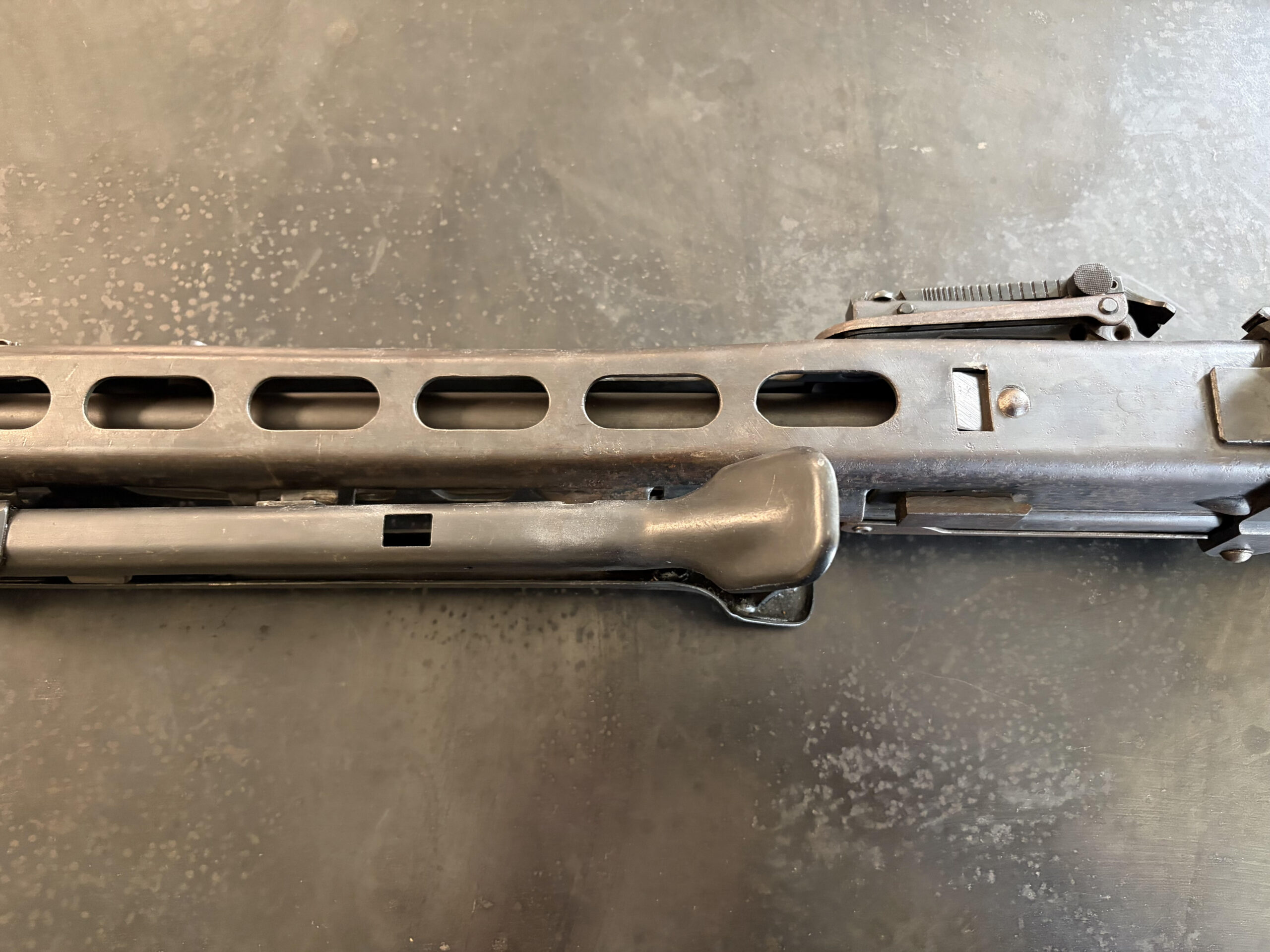MG42 - Image 3